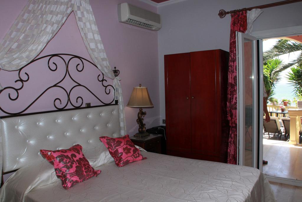 Aristotelis-Nikos Paramonas Studios Habitación foto