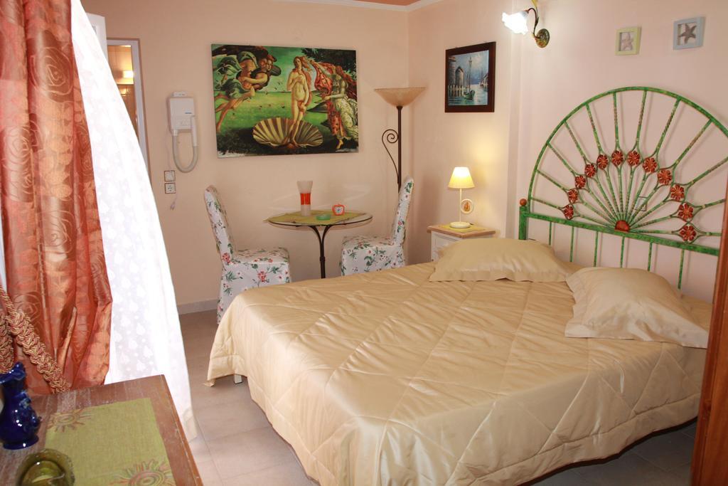 Aristotelis-Nikos Paramonas Studios Habitación foto